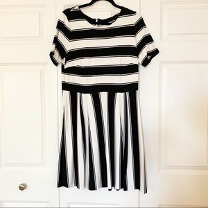 LOFT size 14 shirt sleeve black and white dress